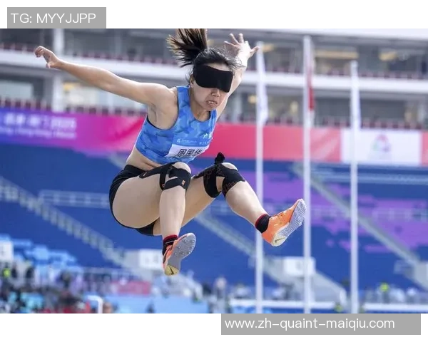 残特奥会田径赛场上特别的见证者：听障摄影记者朱德春